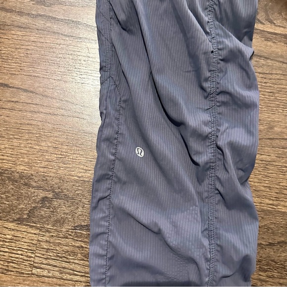 Lululemon Quick Step Pant Size 6 - Coal Gray -  Dance Studio - Picture 4 of 4